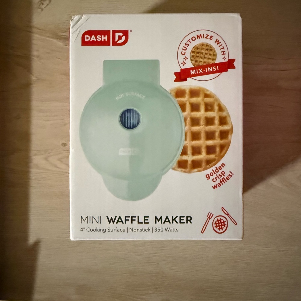 Dash Mini Waffle Maker in Mint